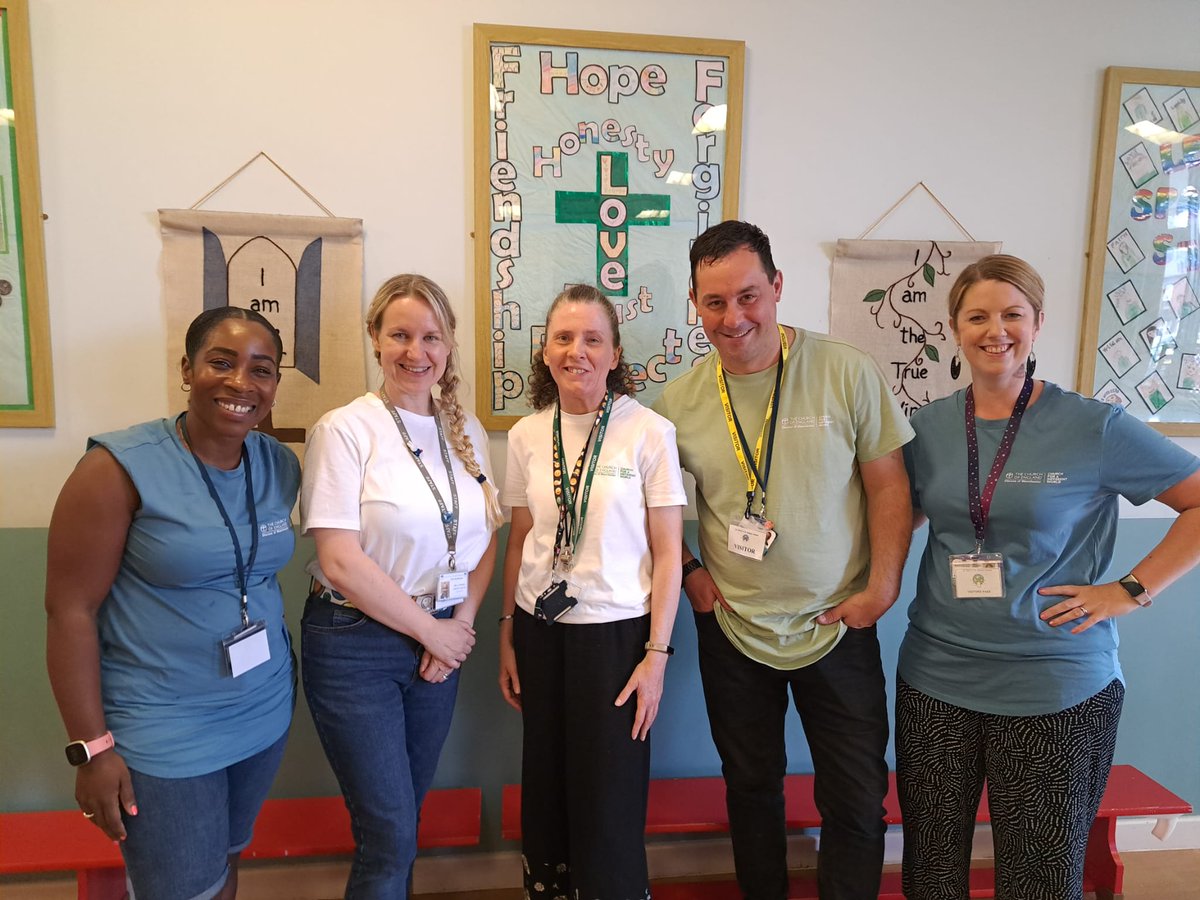 PlacesProject's tweet photo. We had a fantastic time with @year6_stpeters yesterday for their transition workshops. There was much joy when 2 former pupils arrived to share about their 1st year at secondary school! π₯° π @SJCES #Y6Beyond #Y6Transition @stpetersfarn @ManchesterCWO https://t.co/Axi6yqSCFU