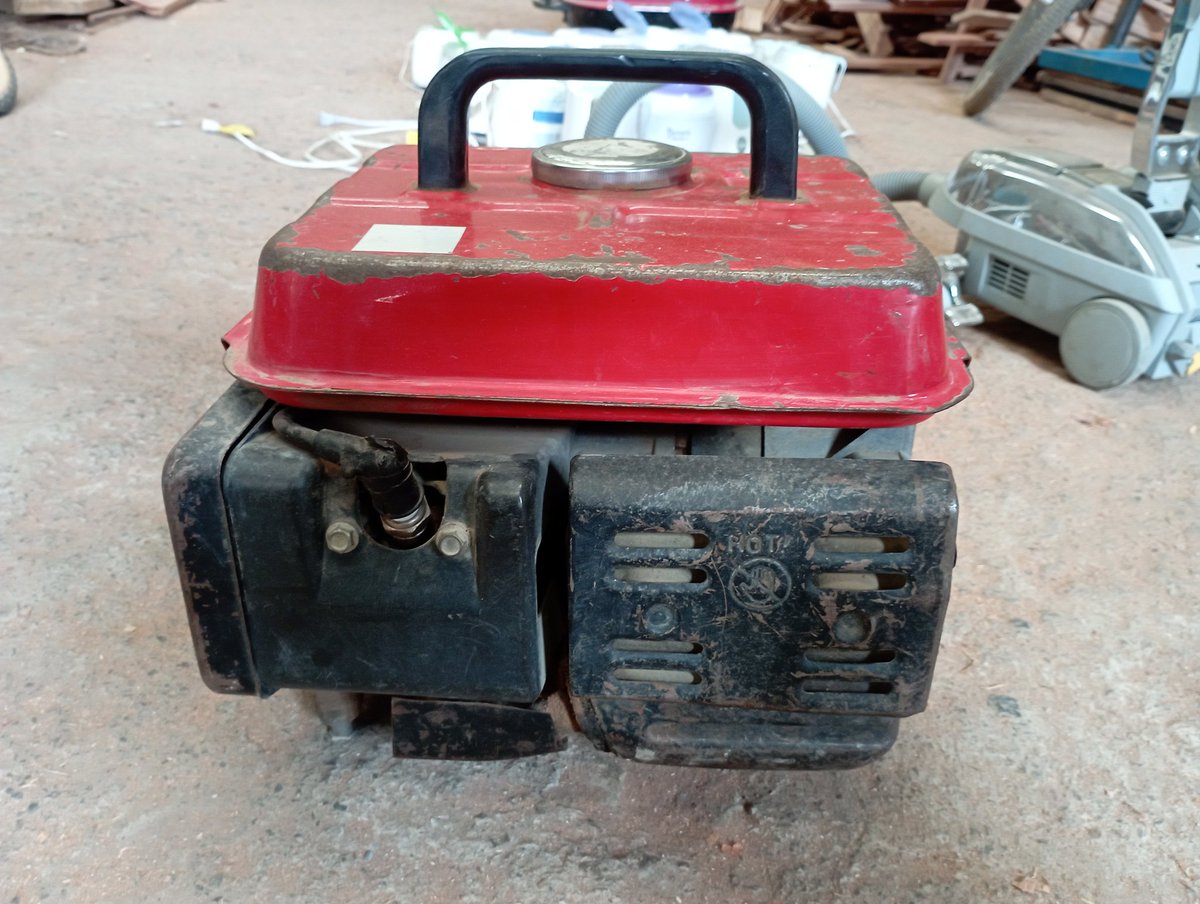hypermall_ke's tweet image. 1kv generator. 24/7 light. As a backup watch Tv, use lights and sound systems. Continue with your good time even in power shortages. Kes 10,500
#hypermall_ke
#generator
#backupgenerator