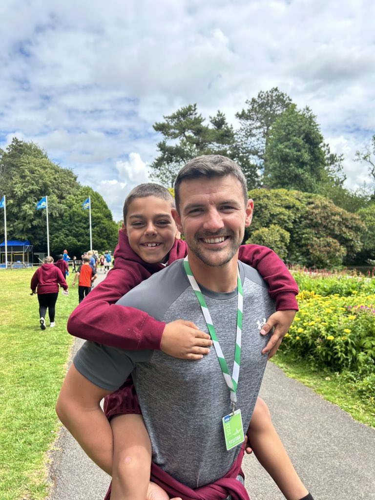 Miss Groves tweet media