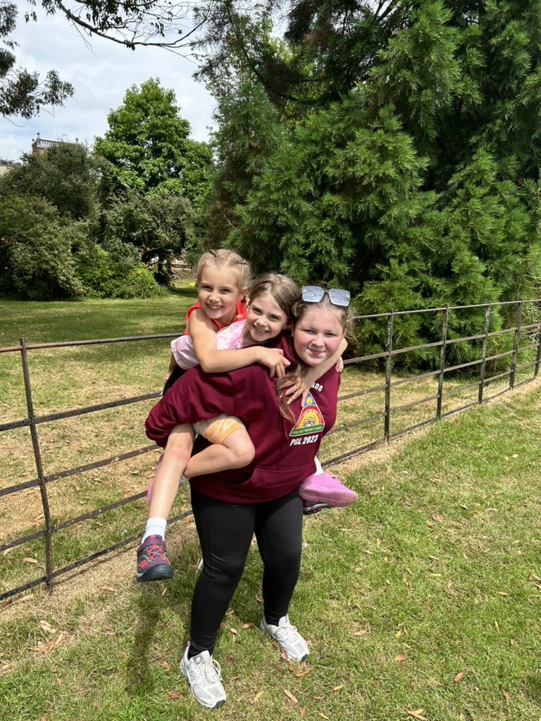 Miss Groves tweet media