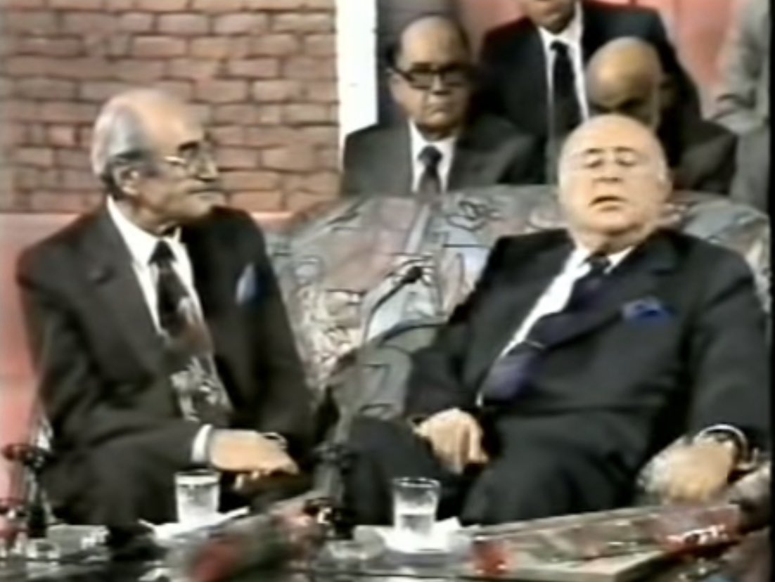 Zaman ne çabuk geçmiş…
Sene 1991. Uğur Dündar’ın İşte Hayatınız programı. @ugurdundarsozcu 
#SüleymanDemirel #OrhanEren