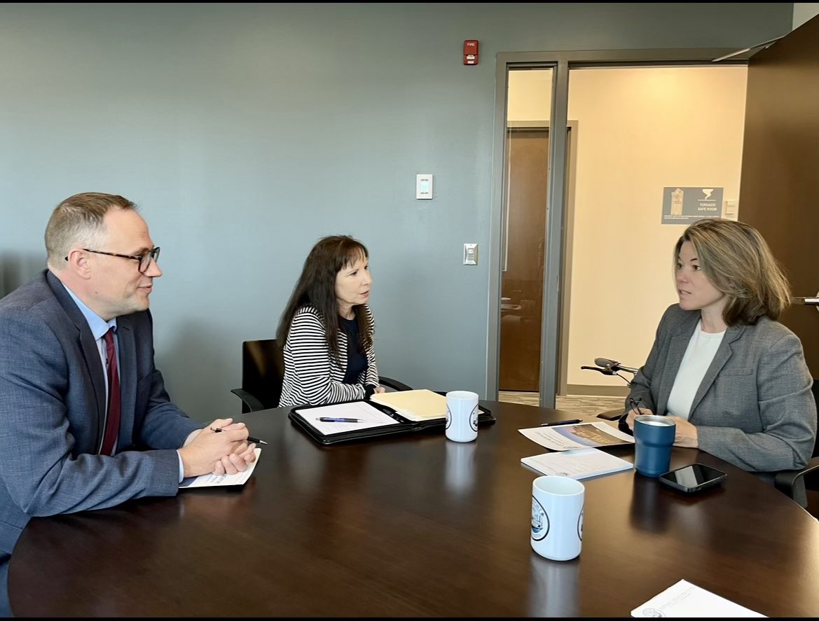 Angie Craig on Twitter "Enjoyed meeting with Newport Mayor Laurie