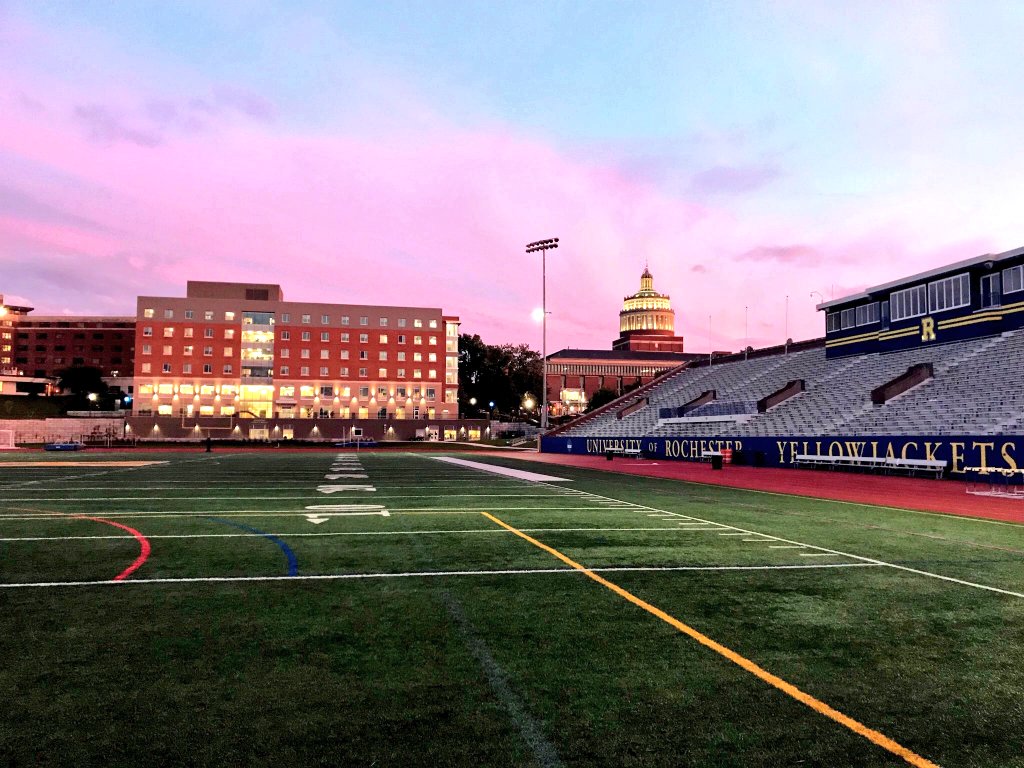 IamcoacHHeav's tweet image. Recruits get on campus and interact with our players and it's a vibe! A different experience. Genuine family environment! The facilities and academics sell themselves!
#CLIMB #2W4RM #ROCFam