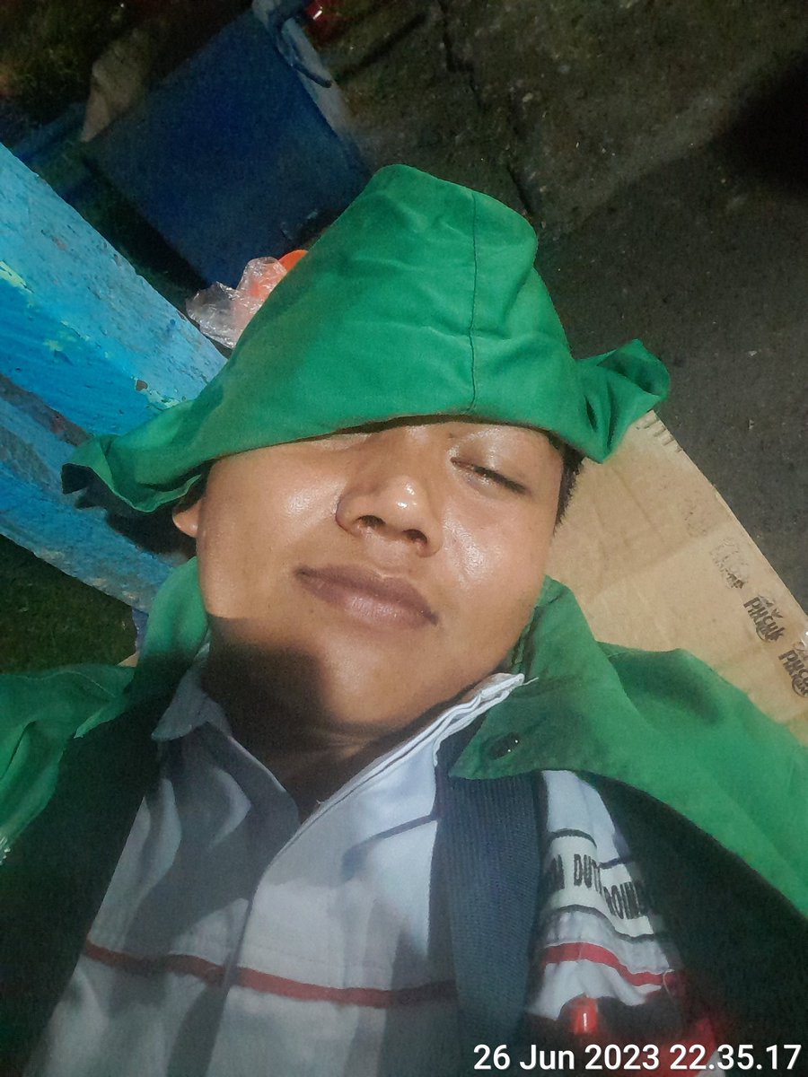 JosuaHotma's tweet photo. Kerja itu nikmati, jgn dijadikan beban..  sambil jungkir balik juga boleh hahaha https://t.co/wxOWjvhF0Z