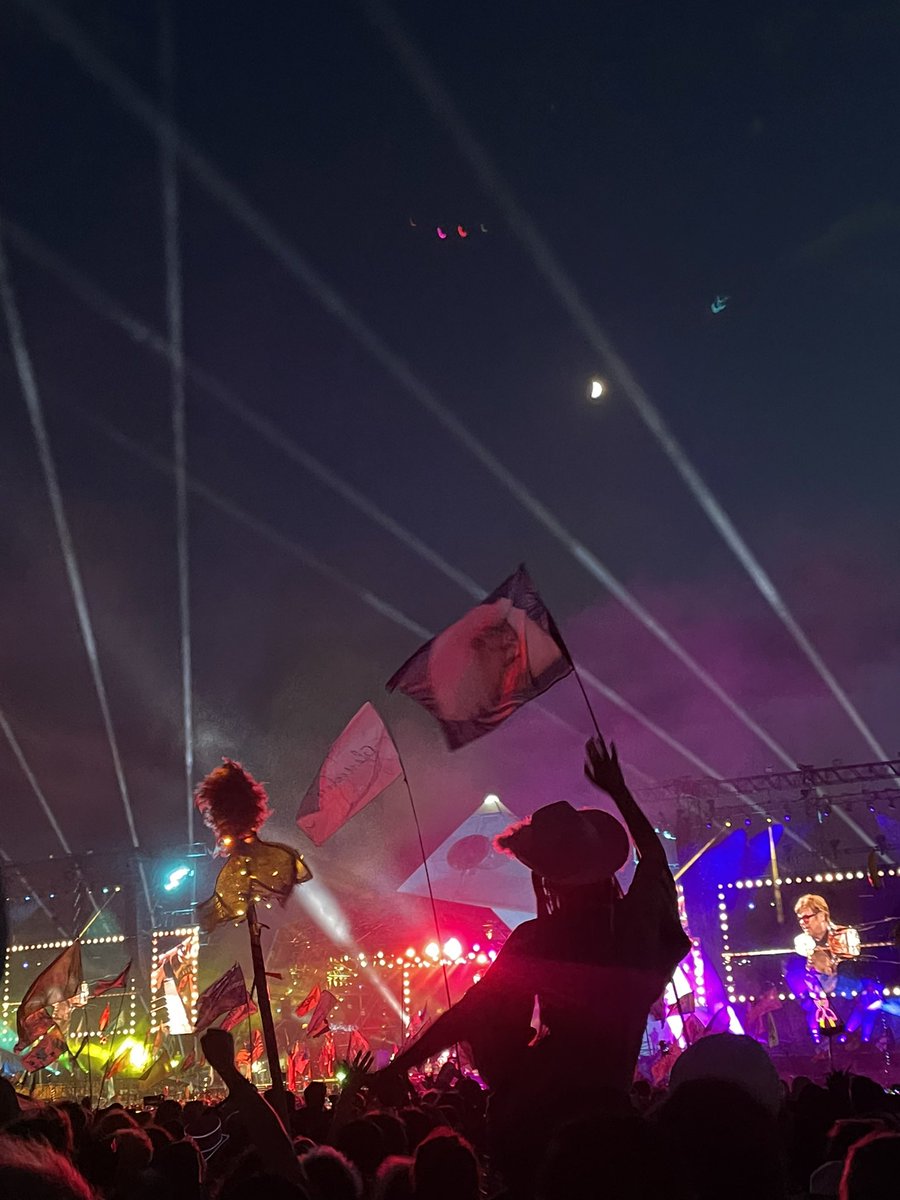 EmilyDicks's tweet photo. @glastobation 🚀❤️🥹 https://t.co/Uh29wYTMuZ