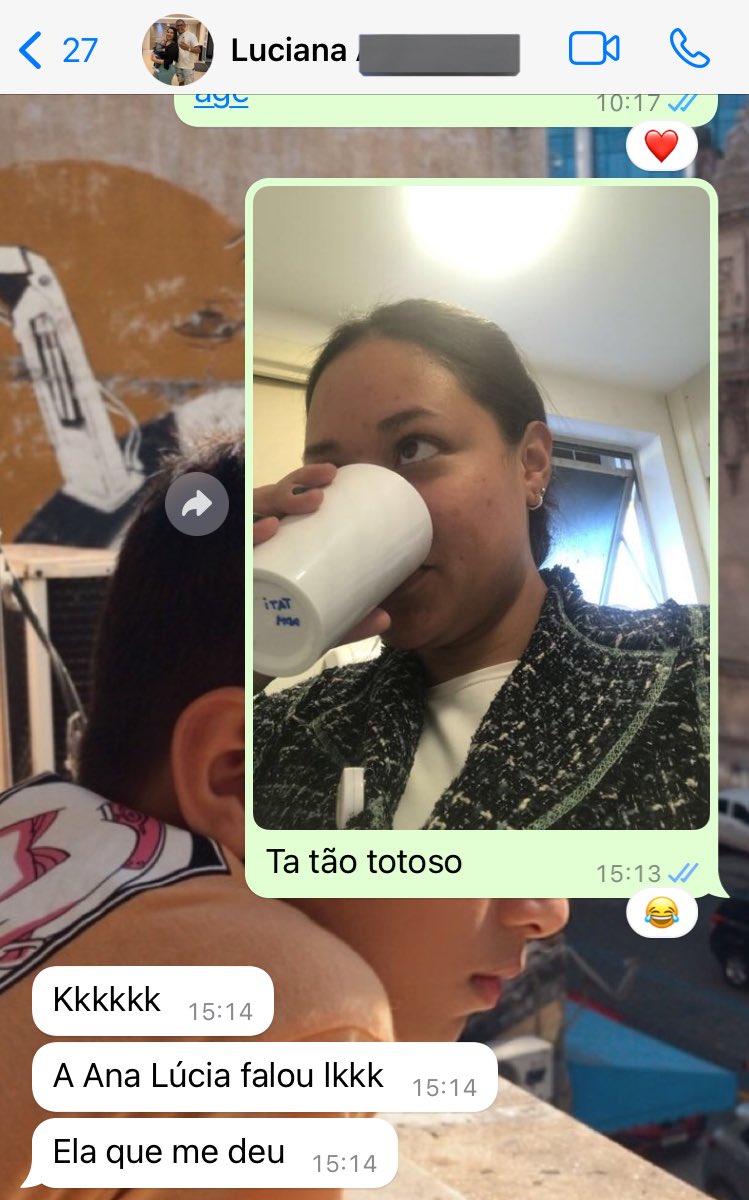 braganacat's tweet photo. Fiz um Nescazinho no meu copo do trabalho, quando tava com ele na boca, Ana Lúcia me fala que é o copo de tirar leite da Luciana . 🗣🗣🗣🗣 https://t.co/jl0eObB6nE