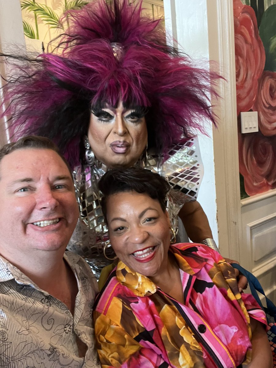 mayorcantrell's tweet image. This weekend I attended a Pride Brunch with our with LGBT public safety liaisons!🌈🏳️‍⚧️🏳️‍🌈

As #PrideMonth comes to a close, this brunch was a prime opportunity to bring together the City’s Public Safety LGBT Liaison Officers while enjoying each other’s fellowship and friendship.