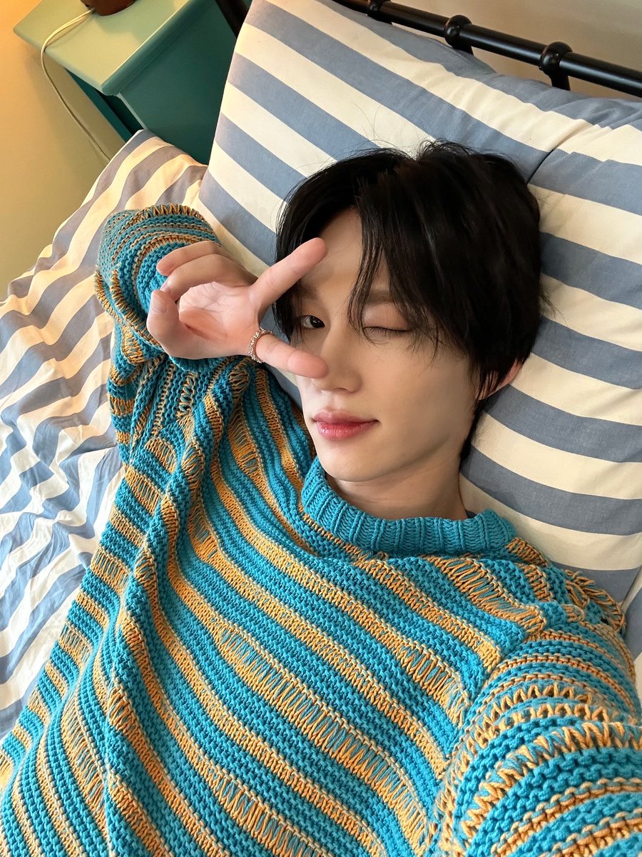 t4eris's tweet photo. HE LOOKS SO GOOD https://t.co/0ruVhI6krn
