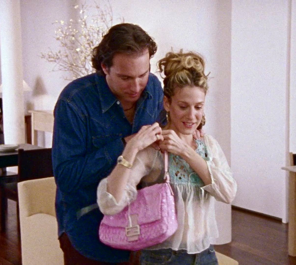 hannah on X: Carrie Bradshaw with her pink sequin Fendi baguette