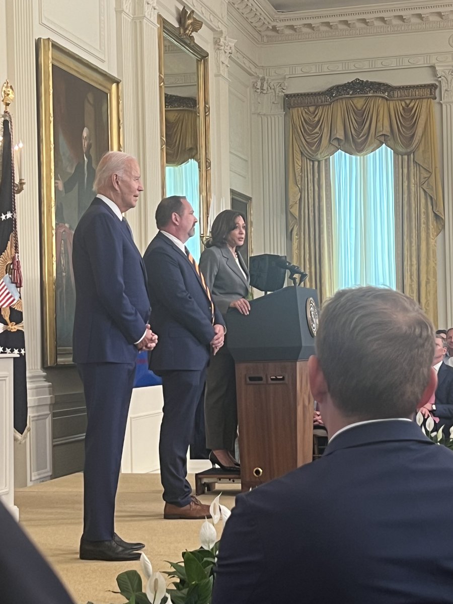 HeartlandFwd's tweet image. ‼️Heartland Forward was honored to be at the @WhiteHouse today for the announcement of over $40 billion in internet funding through #BEAD!

@cooperangieb @FCC @CommerceGov @GinaRaimondo @JRosenworcelFCC @MitchLandrieu 

Learn more⤵️
whitehouse.gov/briefing-room/…
