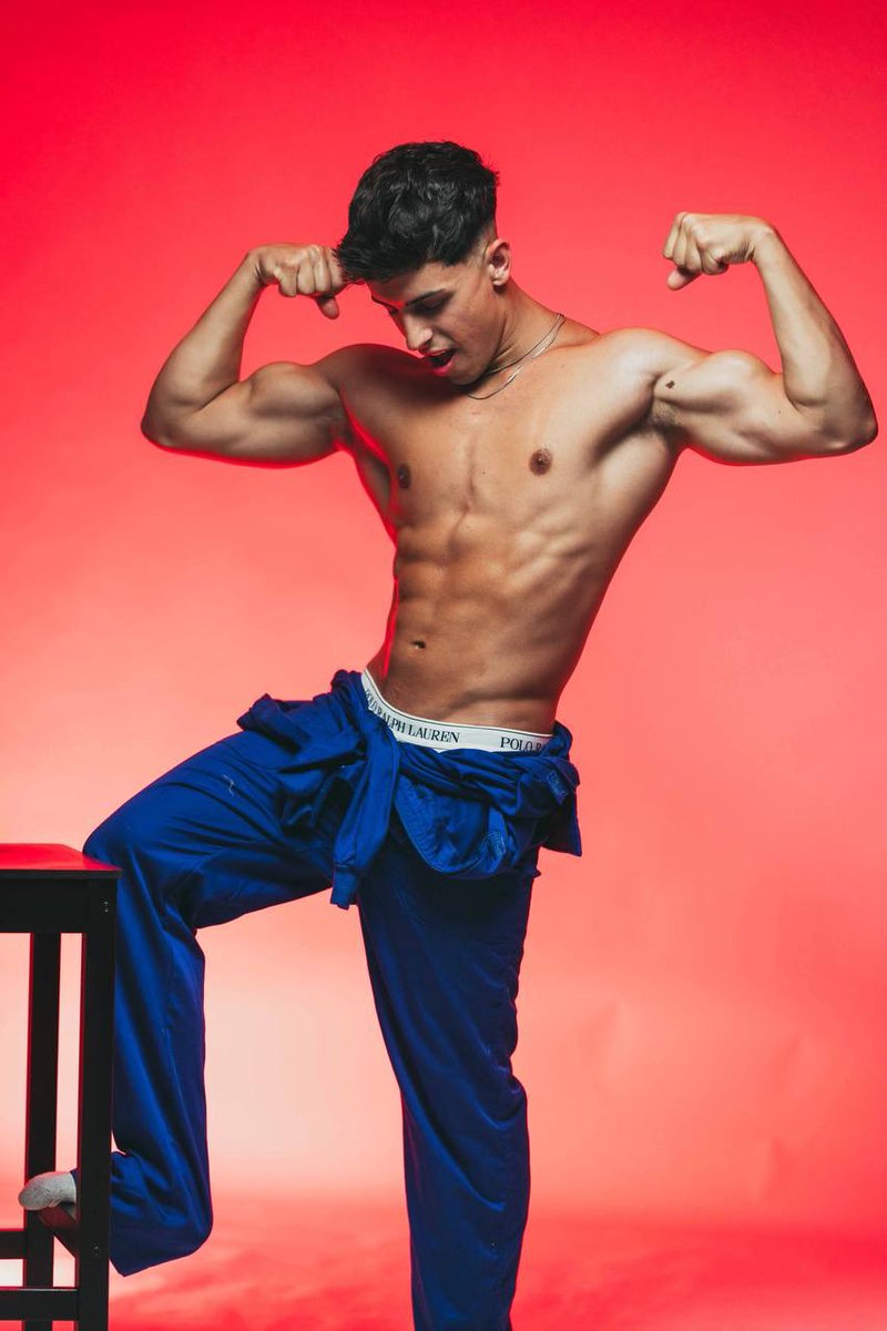_biglt2's tweet photo. RT if you want to see me dominante a guy 🥵🤟🏼
#fitness 
Video in my Onlyfans 🥵 https://t.co/DqZZKFsQhq