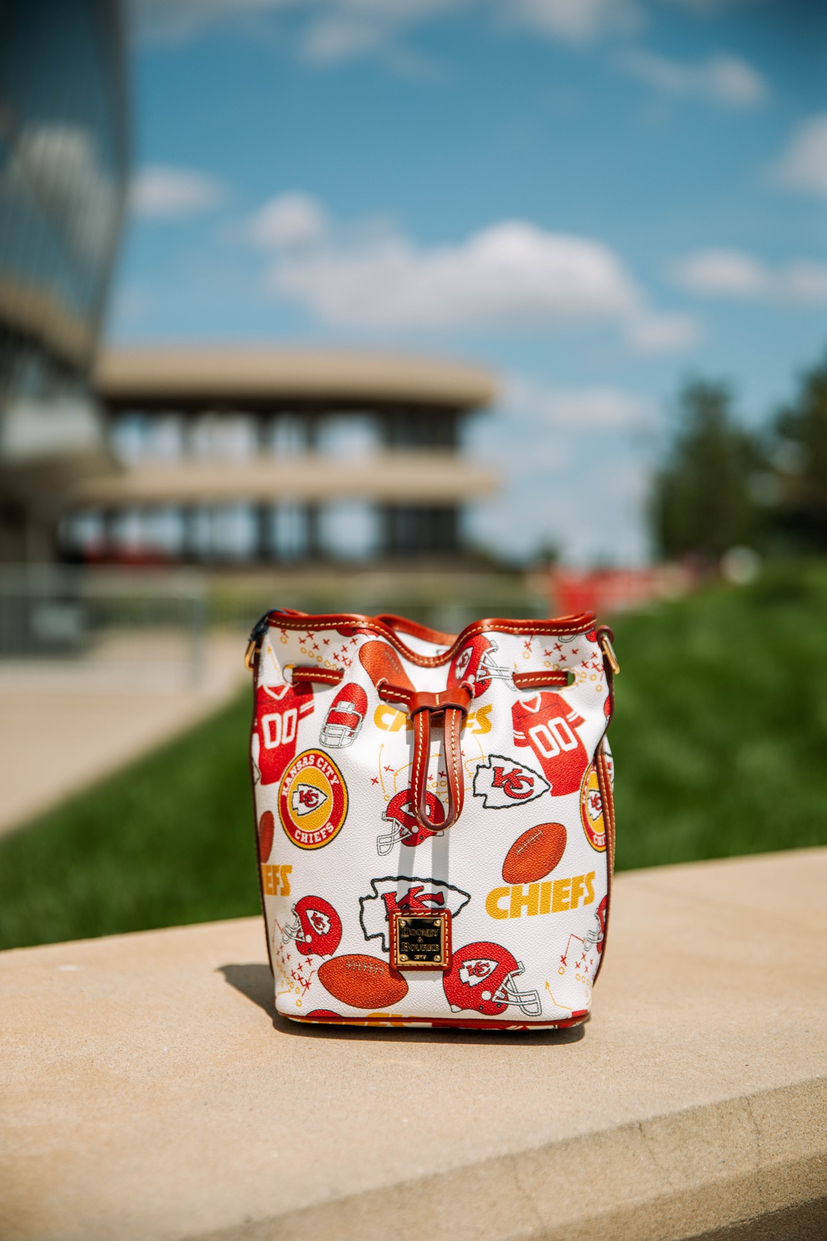 Kansas City Chiefs Pro Shop on X Rep your favorite team with a high style bag from Dooney Bourke. Pic 1 Drawstring bag drawstring closure detachable shoulder strap outer and