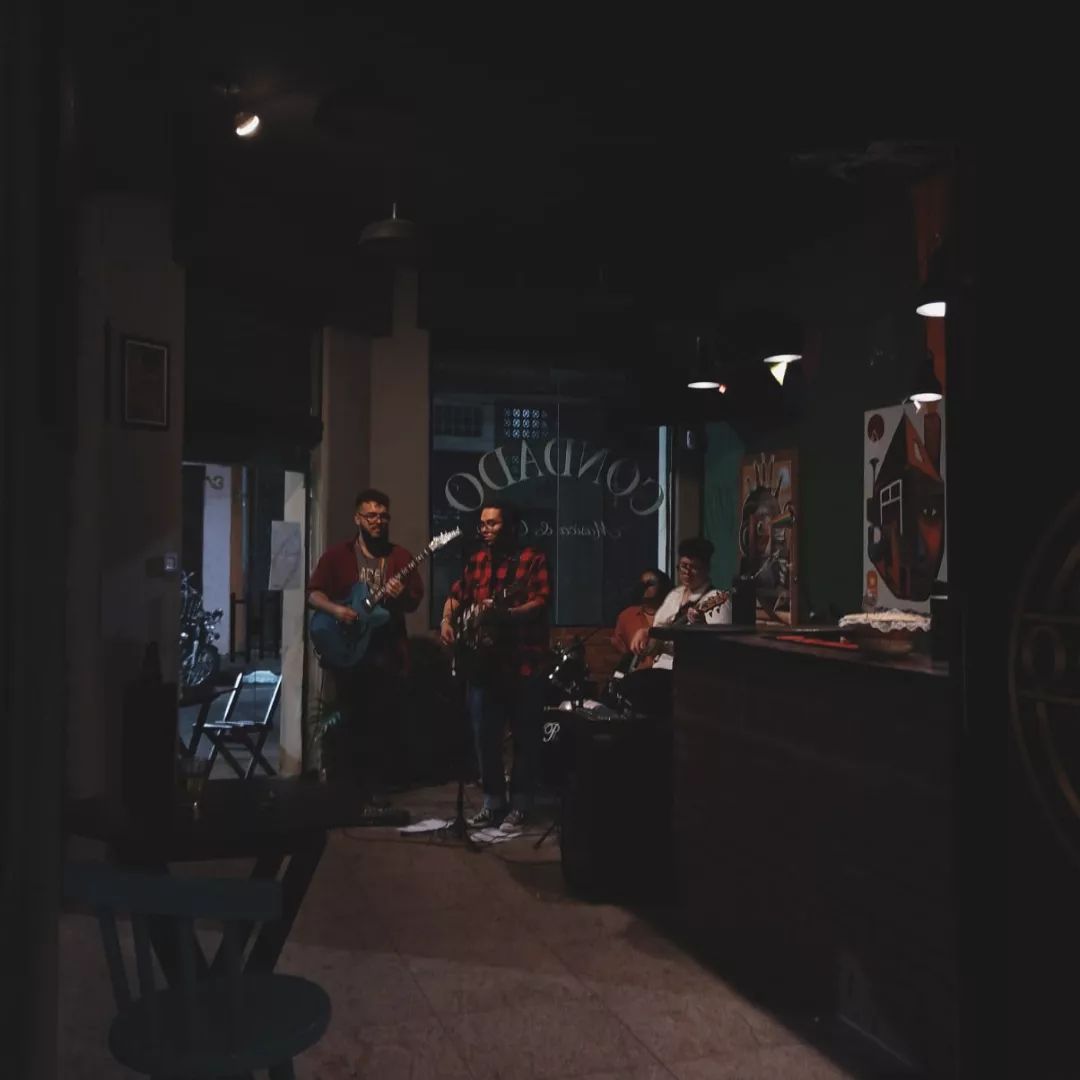 baluart_oficial's tweet photo. OBRIGADO "o condado"!

que noite FODA! foi um prazer tocar na casa de vocês mais uma vez e poder mostrar um pouco do nosso trabalho de novo.

ATÉ A PRÓXIMA! nos vemos em cubatão dia 14 🖤❤️💙💜 https://t.co/O4xRO29hP5