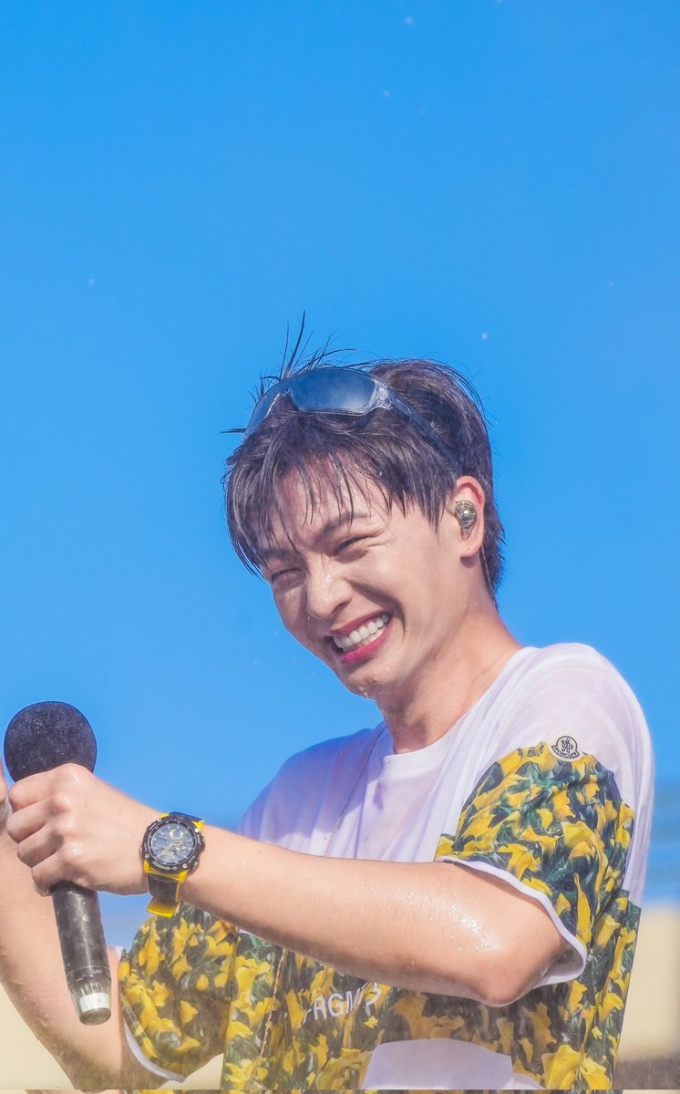 YOOK SUNGJAE AND HIS BEAUTIFUL SMILE 😭😭😭
