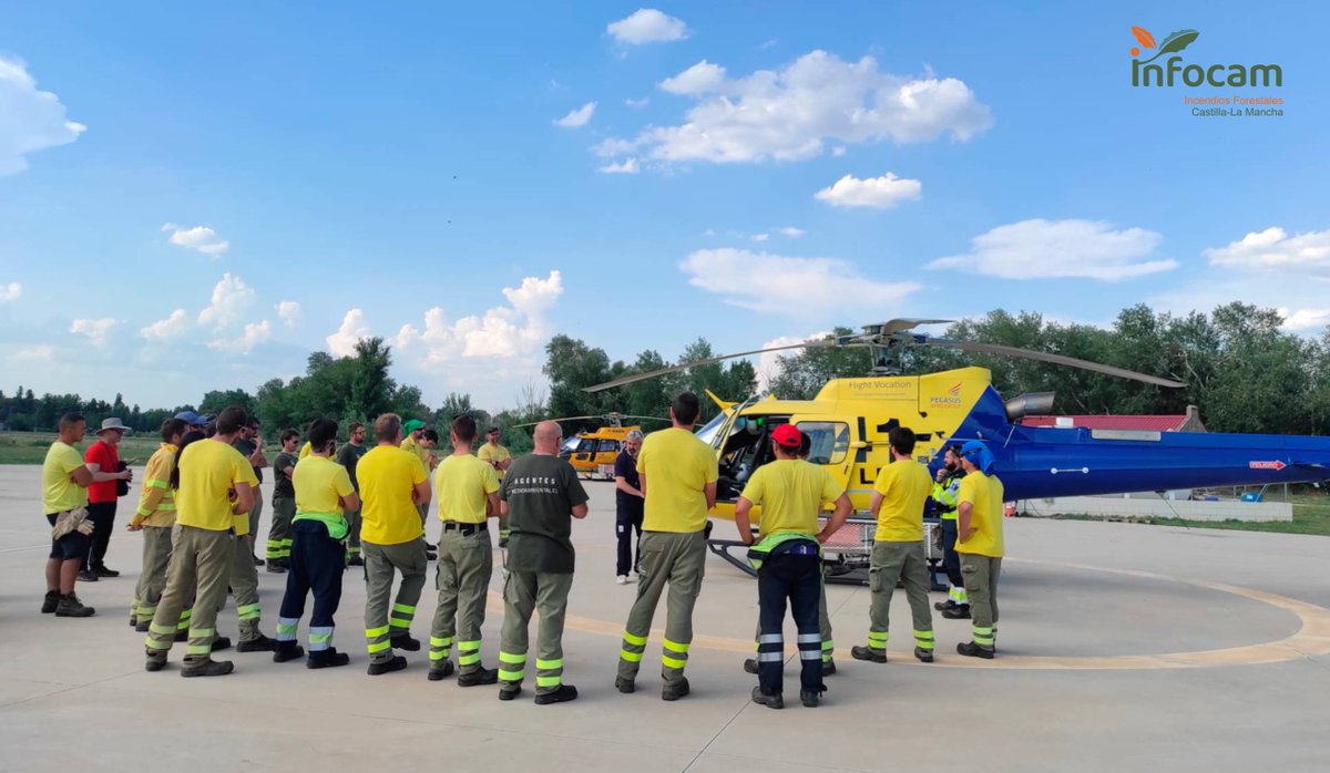 Técnicos, coordinadores y jefes de zona #AAMM del <a href="/Plan_INFOCAM/">INFOCAM</a> de <a href="/gobjccm/">Gobierno de Castilla-La Mancha</a> han realizado hoy una formación en el manejo del sistema de telecomunicaciones #TETRA 🎙️

📸 Instalaciones de la #BIFOR de #Serranillo en #Guadalajara