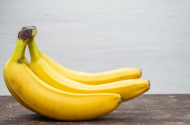 Les bananes ont récemment été critiquées à cause de leur teneur en sucre. 

En réalité, le sucre présent dans une banane mûre est totalement différent du sucre de canne et des autres édulcorants transformés utilisés dans les biscuits, les gâteaux et les beignets.