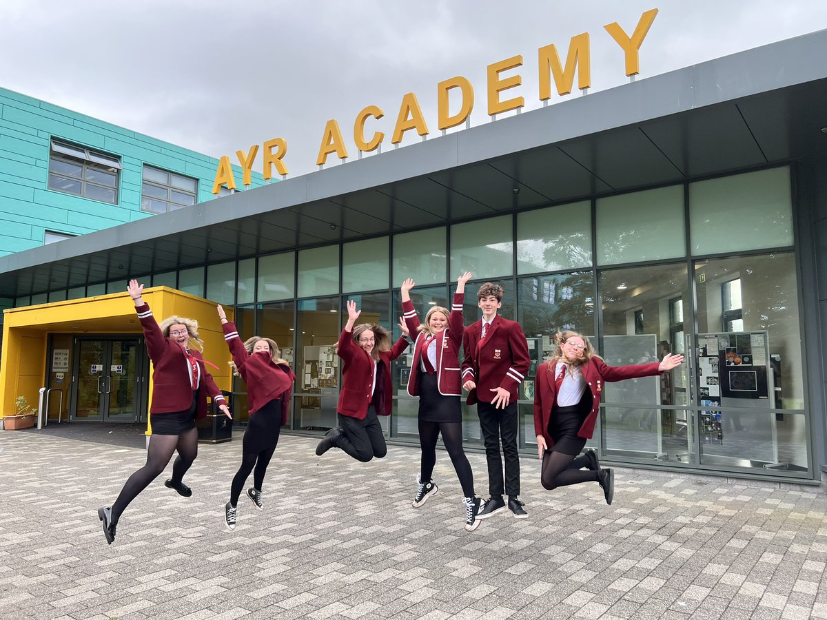 Ayr_Academy2016's tweet photo. Introducing our new School Captaincy team! Our Captains are Sammy &amp; Callum and our Vice Captains are Jude, Jack, Lori &amp; Elodie. Don’t they look smashing! Massive congratulations to them all. Our school is in good hands for the upcoming session #ambition #respect #believeachieve https://t.co/j8ejOkijEj