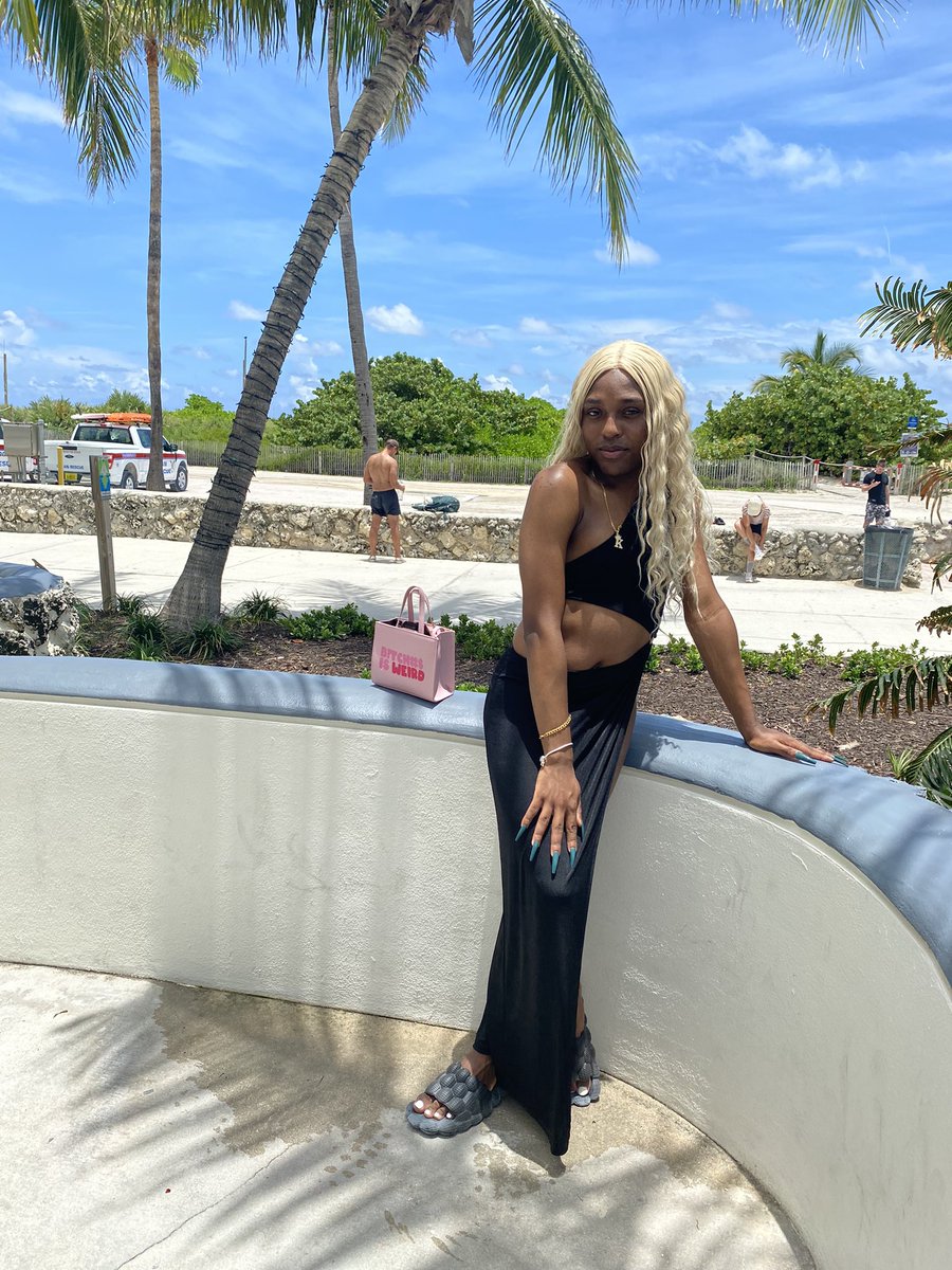 ClassyKDoll1's tweet photo. WELCOME TO THE 305π΄
#MiamiBeach #Miamifreaks #Miamitrans #trans #ts #ebonytrans #southbeach #southbeachfreaks #FortLauderdale #FortLauderdalefreaks #verse #twistmiami #miamitwist #gay #femboy #floridafreaks https://t.co/F0Gvc4uZ7z