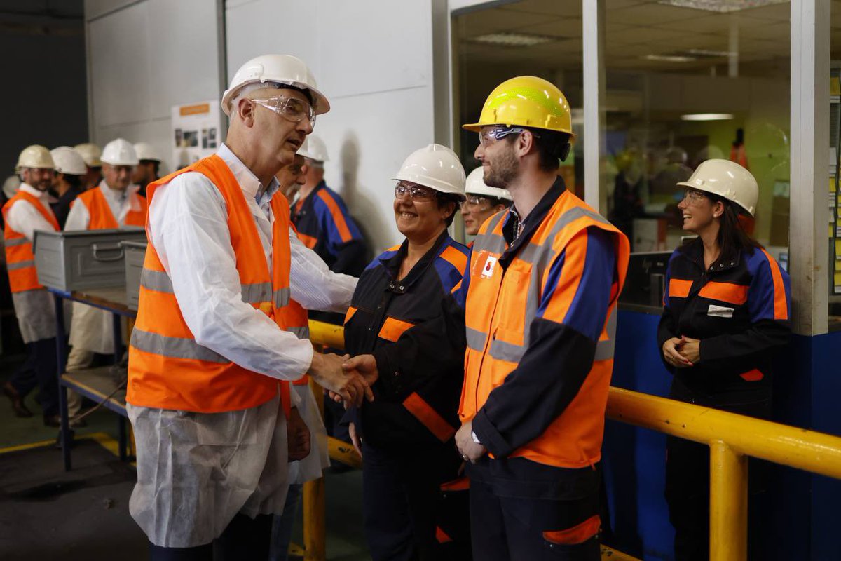 RolandLescure's tweet photo. Chez Ugitech, cathédrale industrielle de Savoie avec son savoir-faire unique pour l'acier inoxydable. Les défis sont importants, mais nous réussirons la conquête d'un acier plus vert et plus recyclé, au bénéfice de l'emploi et du climat. https://t.co/2kxgJmL8re