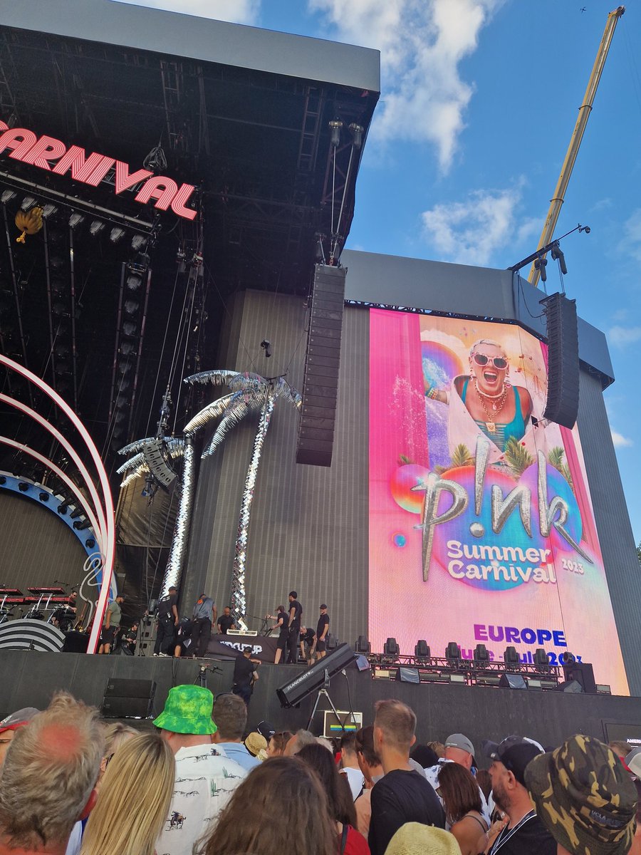 KatieWa67410522's tweet image. Happiest when watching @Pink smash every inch of life 🤸‍♀️🩷 
Hyde Park was an absolute dream 🤘

Obsessed with this powerhouse of a woman &amp;amp; the whole crew who make the show the most magical in the world 🫶  #summercarnival  #thebesttoeverdoit  #pink #deadhappy