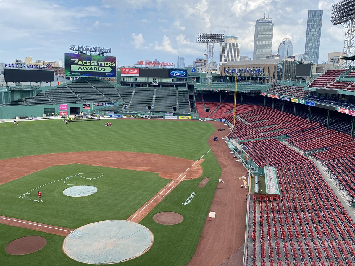RichaCelia's tweet image. Thank you to @RedSox for hosting @bostonchamber #Pacesetters awards and to @easternbank for your longstanding support!