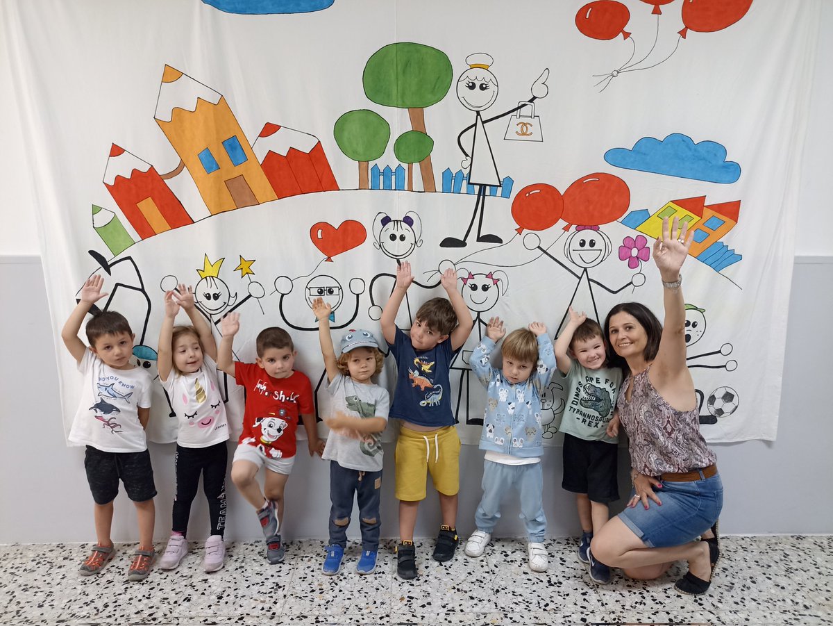 ¡Feliz verano y hasta septiembre! ❤️ Los gatos cariñosos de Leciñena nos despedimos con esta foto.