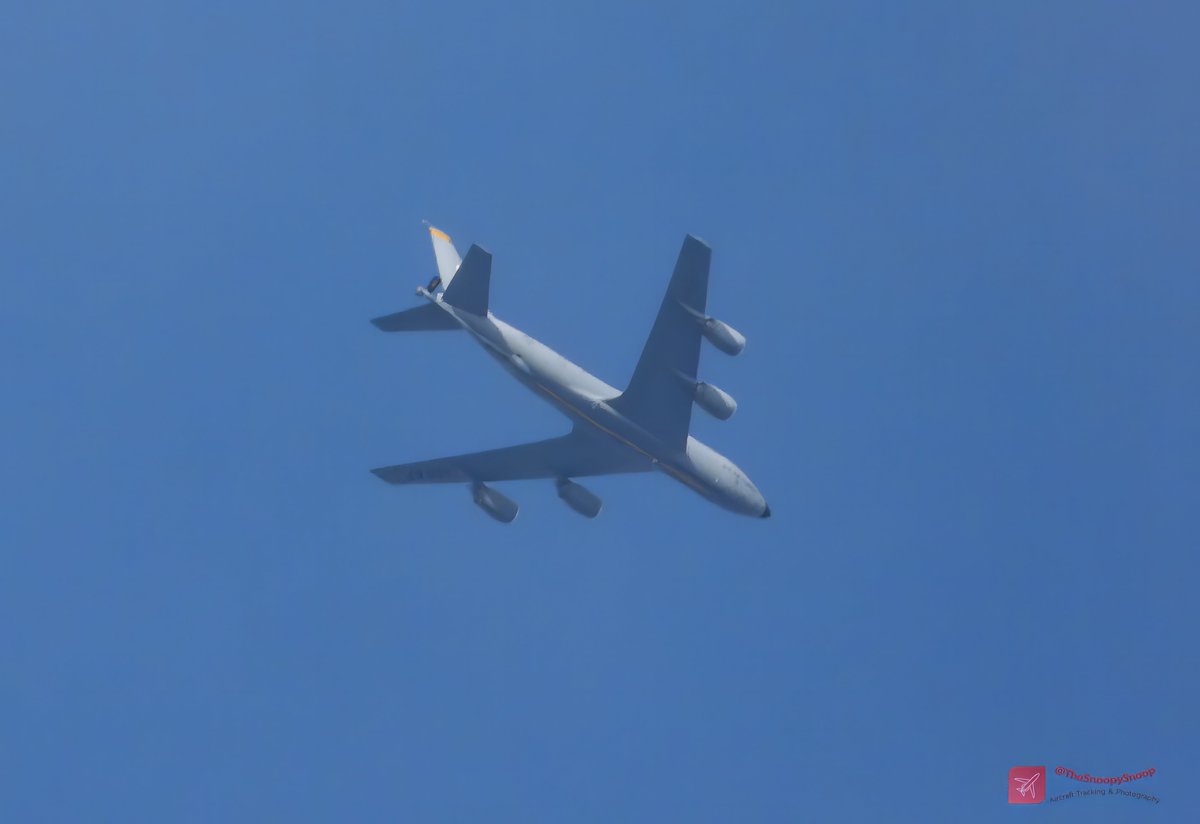 TheSnoopySnoop's tweet photo. It NEVER happens to me over here 👀😱🤷 OMG OMG OMG OMG!
Pair of USAF KC-135 Stratotankers just went overhead
#BLUE81 #AE0139 63-8003 @141ARW NJ ANG
#BLUE82 #AE0420 58-0072 @171ARW PA ANG
643mph @ 25,000ft right over Belfast this evening
#avgeeks #nikonphotography #aviation https://t.co/m6NmFxgNTE