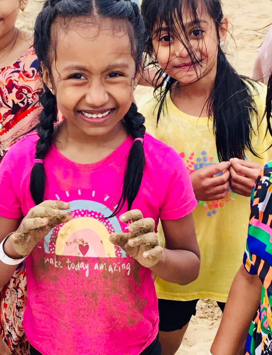 GroveSchool1's tweet photo. Our year 2 children had a fantastic time at Weston Super-Mare as part of our geography and history curriculum. We played in the sea, ate ice creams and had a ride on a donkey. https://t.co/sQtLb03pBD