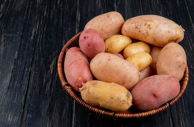Les patates douces favorisent les bactéries bénéfiques dans l'estomac, l'intestin grêle et le côlon, tout en privant les bactéries non productives et les champignons et les moisissures. 

En gardant ces microbes à distance, les patates douces stimulent la production de vit B12