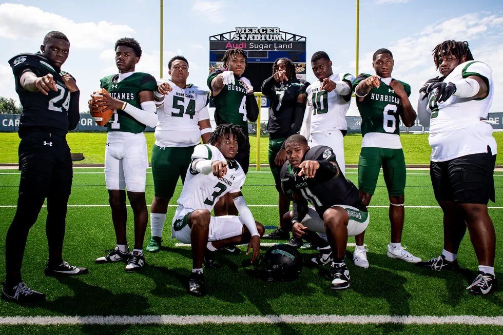 ROLL THE TAPE: VYPE 2023 Fort Bend ISD Football Hype Video

VYPE had its Fort Bend ISD 2023 Fall Media Day last week. Check out the Fort Bend ISD Football behind the scenes hype video for all the school's below!

WATCH:vype.com/Texas/Houston/…