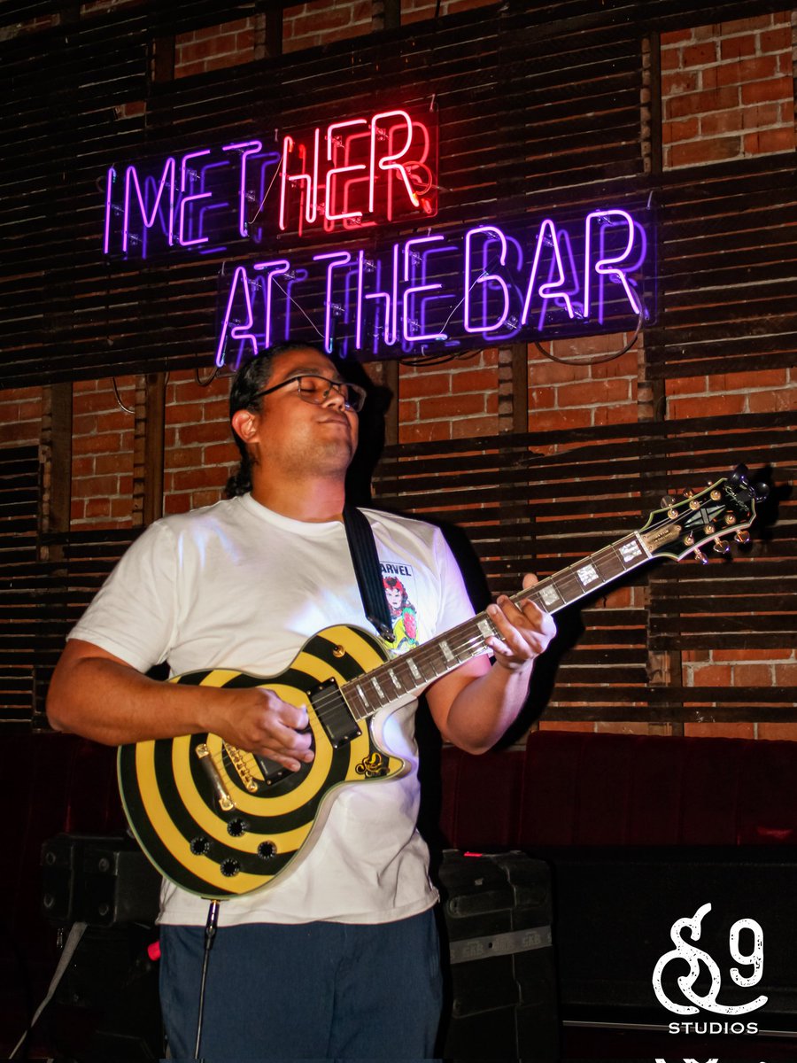 eothen7's tweet photo. Band: @hotshotkix.x.x
πΈ: @lorenzo.corral.5
Event: 04-17-2023
Location: @mona_bar_of_modern_art
#saturninestudios #canon #band #bandpic #event #mona #monabar #music #localband #localartist #localtalent #hotshotkixxx #guitarist https://t.co/iSCrdaZUeb