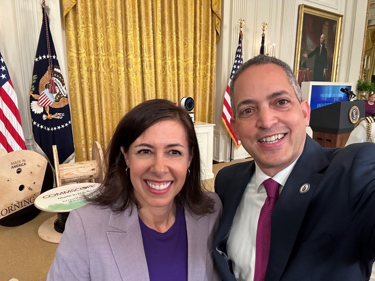 Great to see @JRosenworcelFCC at the @WhiteHouse as @POTUS announced the largest-ever investment to close the digital divide.