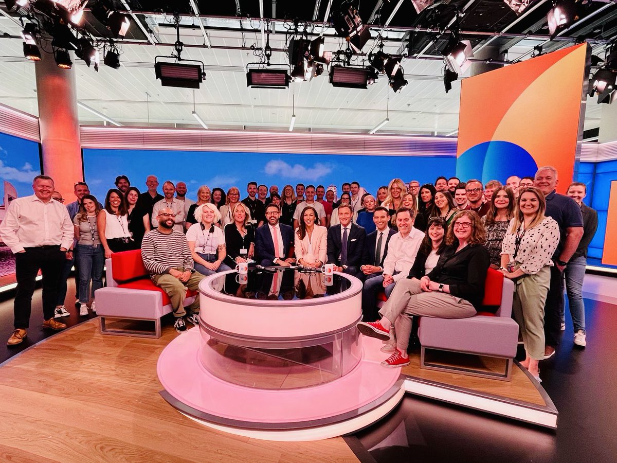 What you see.. 

The reality.. 

#BBCBreakfast #team 
#sofasogood