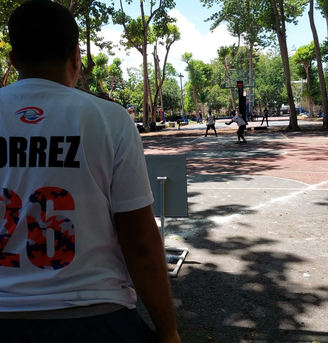 lidovird's tweet photo. 📸 Acción durante nuestro Fogueo distrital, llevado a cabo ayer domingo en el Centro Olímpico Juan Pablo Duarte, con la participación de 12 equipos. 

#lidovi #vitillamarcapaís #vitillatime #lidovi2023 https://t.co/e1xn8IDqAk