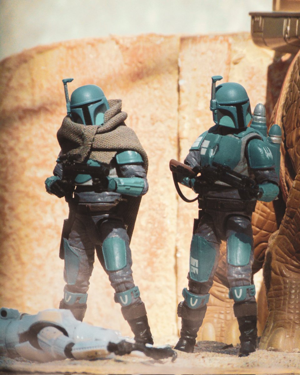 DanyAtomic's tweet photo. Are you sure this is the right place? 🔥🔥🔥 #StarWars375 #Toyphotography #starwars #Mandalorian #ACTIONFIGURES https://t.co/ceiIiPJugc