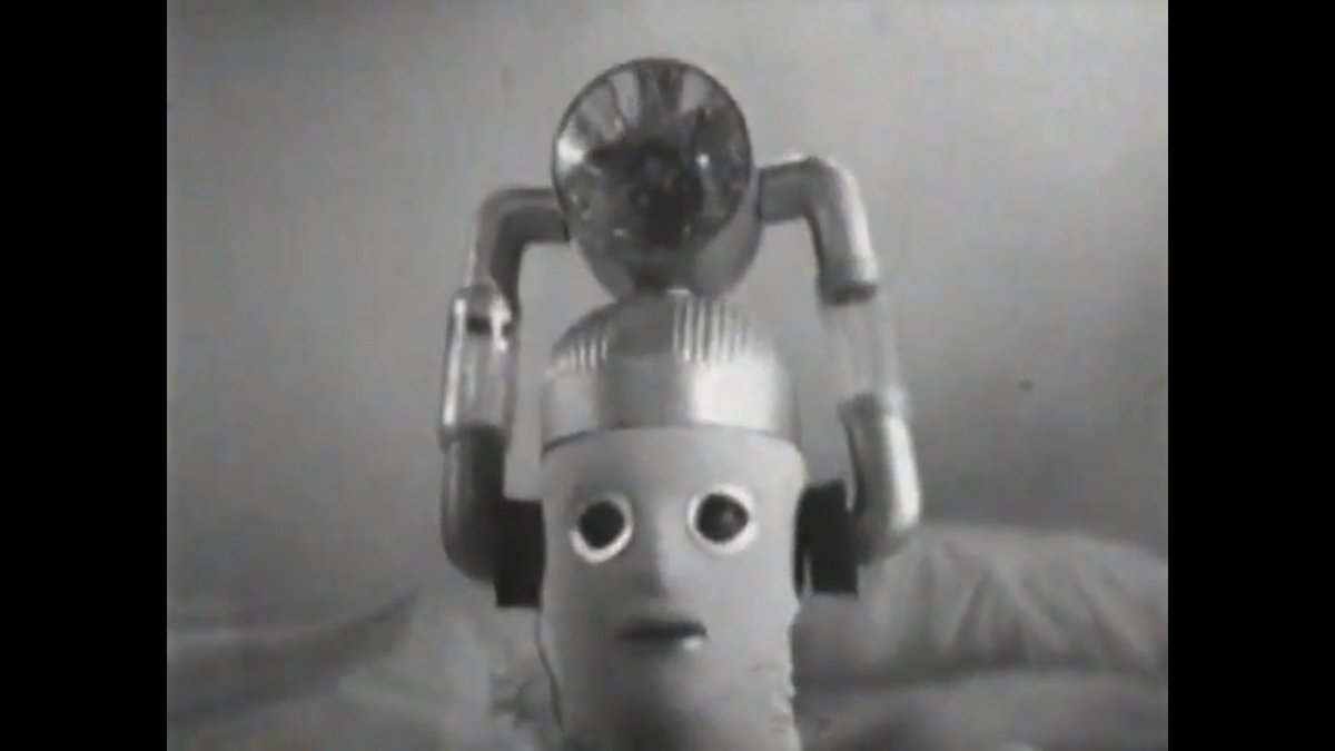 DWUDatabase's tweet photo. The first iconic image of the Cybermen. This is one of my favourite designs and I even love the fact we see a regular hand. This is the big reveal for me but I suppose entirely new for the audience at the time. I would definitely have been intrigued #DoctorWho #TenthPlanet https://t.co/aIixxkUMsy