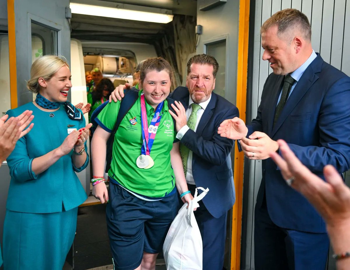 ThomasByrneTD's tweet image. Absolute scenes at @DublinAirport - scenes of total celebration, as our @SpecialOlympics @SOIreland athletes returned home.  75 medals brought home by 73 athletes!  It was a privilege to be invited to greet the athletes at the aeroplane door and to walk out with them. 

You all…