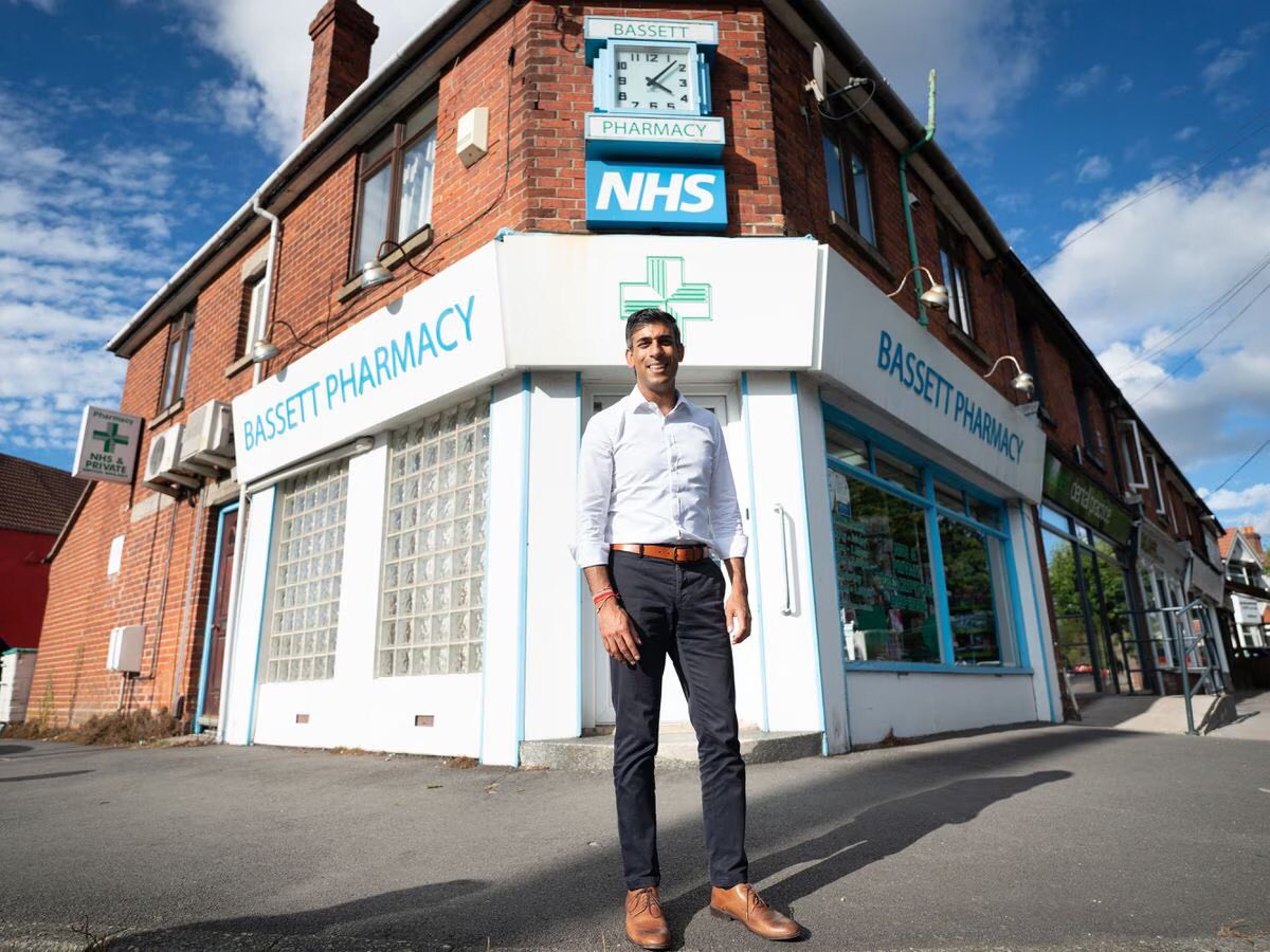 DrSteveTaylor's tweet image. RISHI SUNAK - Mother a Pharmacist, Father a GP

Owing his upbringing, education &amp;amp; family income to the NHS, he has failed to recognise the need to pay staff

Now decided that the UK doesn’t require UK trained Drs &amp;amp; Healthcare staff &amp;amp; by failing to pay them they will leave the UK