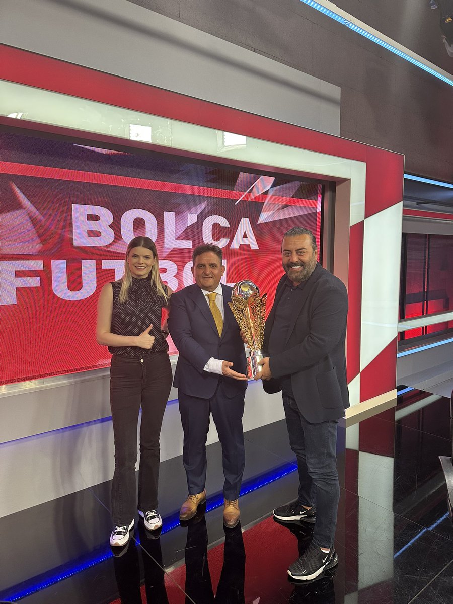 sehiterdinc's tweet photo. Bol'ca futbolun konuğu olduk.Türk futbolunu değerlendirdik. https://t.co/lfH7WZ7KH4