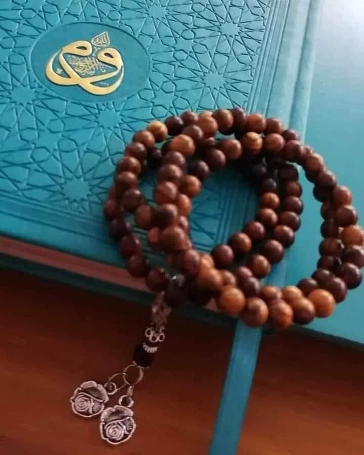 mehmet_alim_25's tweet photo. Ne güzel Nasihat;

Namazdayken #kalbini,
İnsanlar arasındayken #dilini,
Sofradayken elini,
Başkasının evindeyken #gözünü muhafaza et. 

Güzel vakitler https://t.co/944CEhIYyp