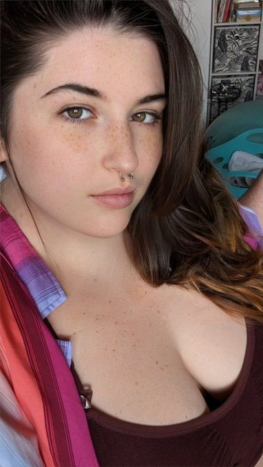 It's not easy being naturally perfect 💕 https://t.co/LbUuZHuueE