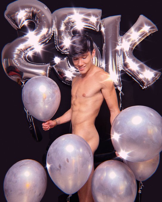 Thank you guyz for over 25k subscribers on OF 💕💕💕   https://t.co/uZZH6sppwL https://t.co/D0nPYZVZ7I