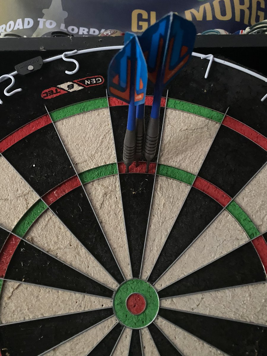 After 11 long days I am finally back to hitting 180s again in practice

#darts #lovethedarts
