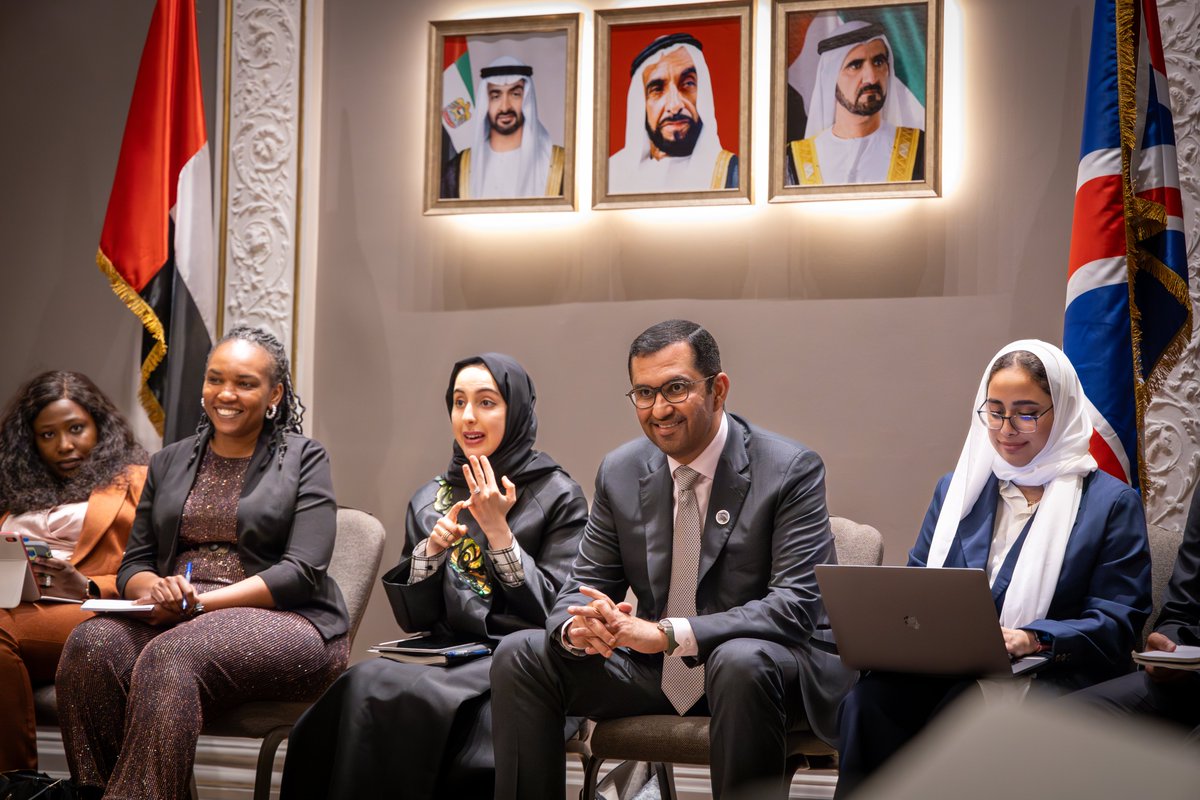 أكد معالي د. سلطان الجابر، الرئيس المعيّن لمؤتمر #COP28UAE أن الشباب هم أكبر مصدر لحلول مواجهة تحديات المناخ، كما شدد على ضرورة الاستماع إلى آرائهم ووجهات نظرهم، وتمكينهم لإحداث التغيير الإيجابي المنشود وإنجاز عمل مناخي ملموس يساهم في صنع مستقبل أفضل للأجيال الحالية والقادمة.