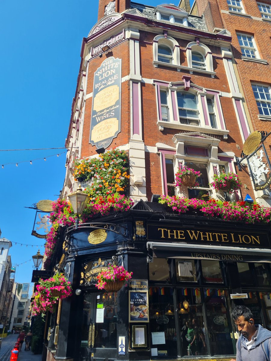 Britain's Lost & Living Pubs tweet media