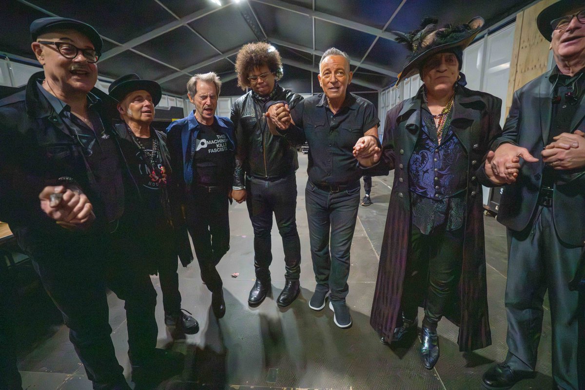 springsteen tweet picture