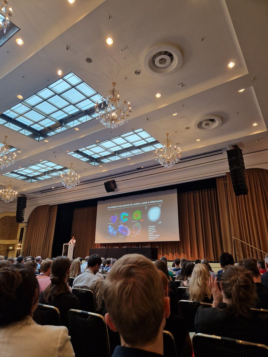 Enjoying a very nerdy birthday today in @MPSWorldSummit. Beautiful keynote talk about  complex organoids / functional human mini colons from @IHB_Research🔬#organonchip #microphysiologicalsystems