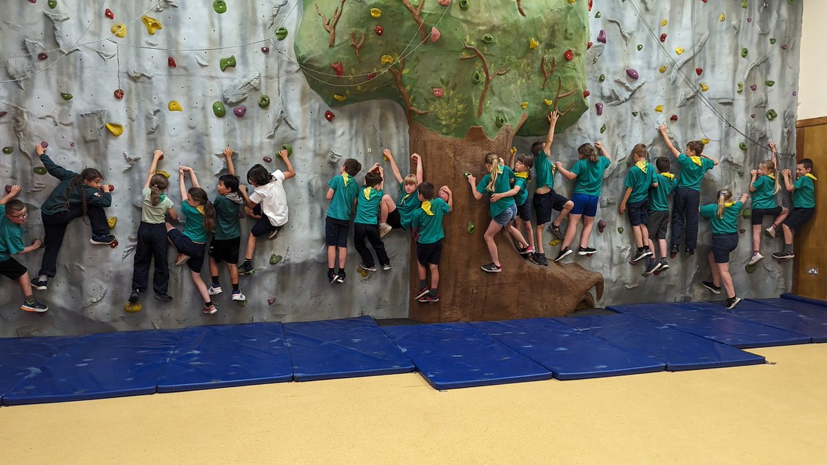 Tiger Cub Scout pack are enjoying some bouldering games on our wall tonight, thankfully it has cooled enough to be indoors. #scouts #SkillsForLife #goodforyou #cubscouts #ifield #crawley #2ndifield #cdscouts #wsscouts