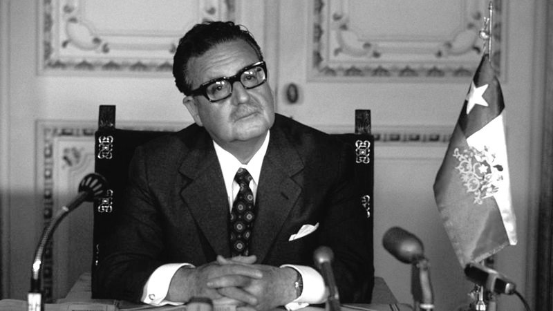HistoryMttrs's tweet image. 🇨🇱 #BOTD #26thJune #Chili #President

Friday 26 June 1908, Salvador Guillermo Allende Gossens is born in Valparaíso, Chili.

Known als Salvador Allende.

The 28th president of Chile from 1970 until his death on 11 September 1973.

First Marxist to be elected to the national