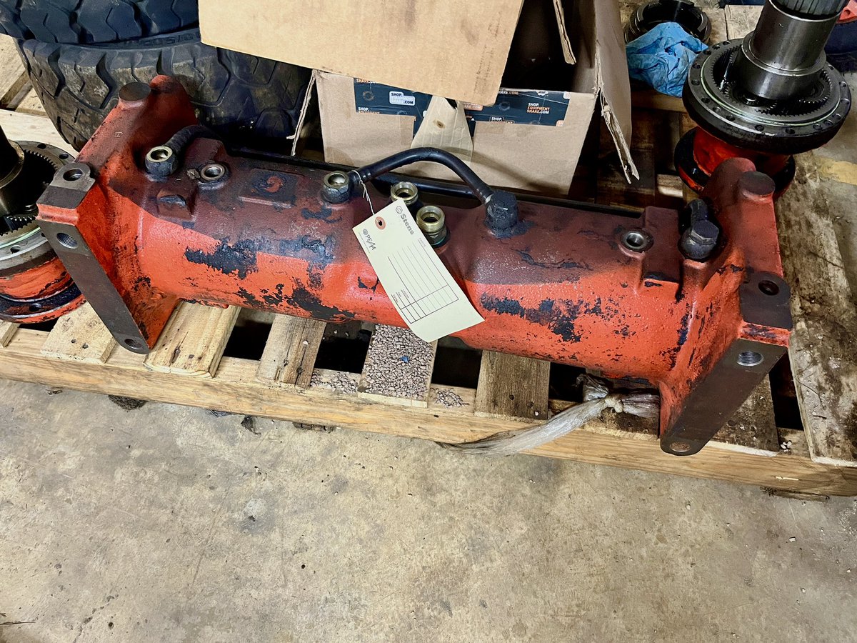 We have Linde drive axel of of a Linde forklift in for repair! 

Be sure to call us for all of your heavy equipment repair needs! 

#linde #driveaxel #forkliftrepair #heavyequipmentrepair #hydraulicrepair #hydrostaticrepair